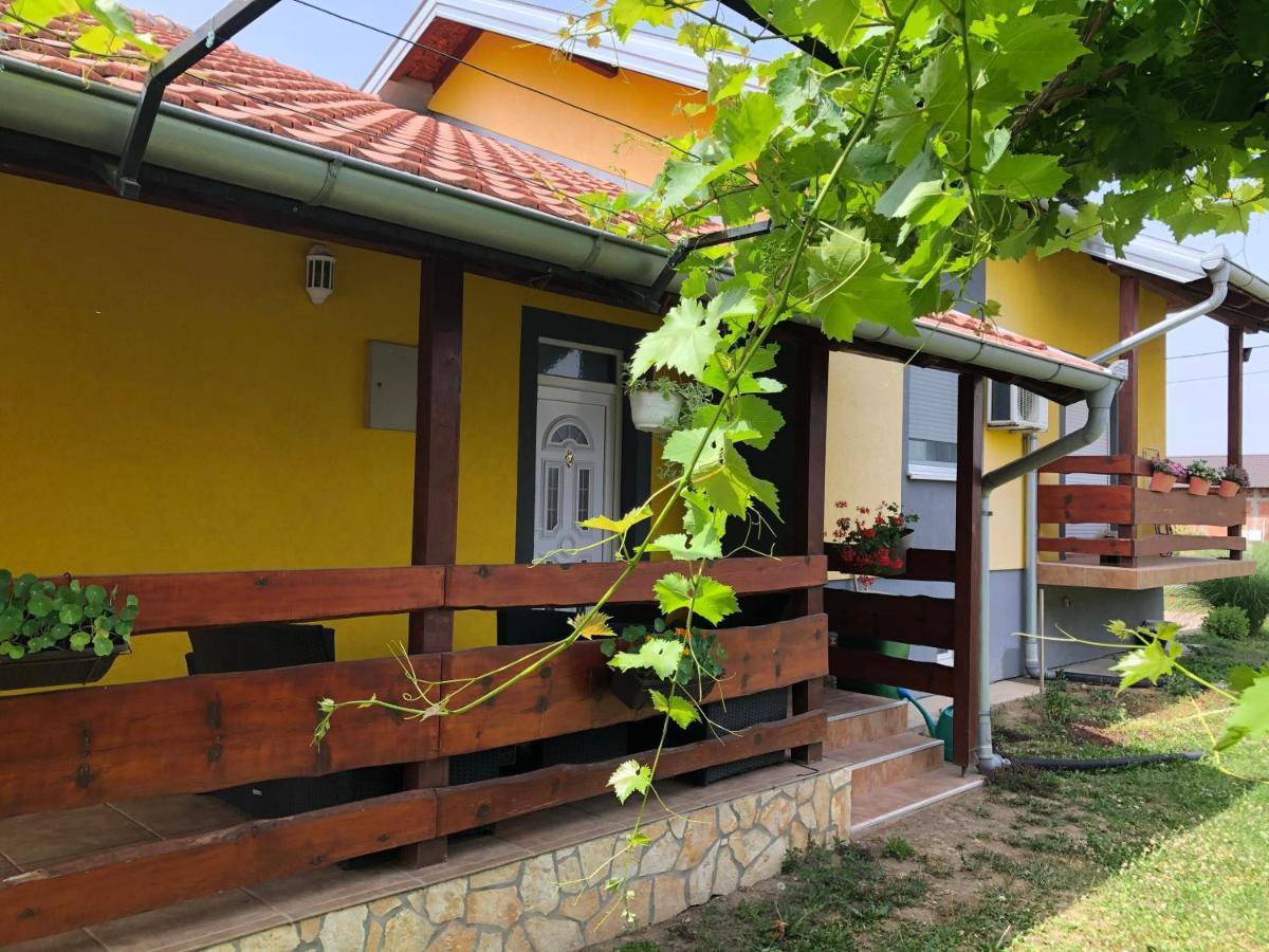 Lux Hus Novi Sad Apartment Veternik Exterior photo
